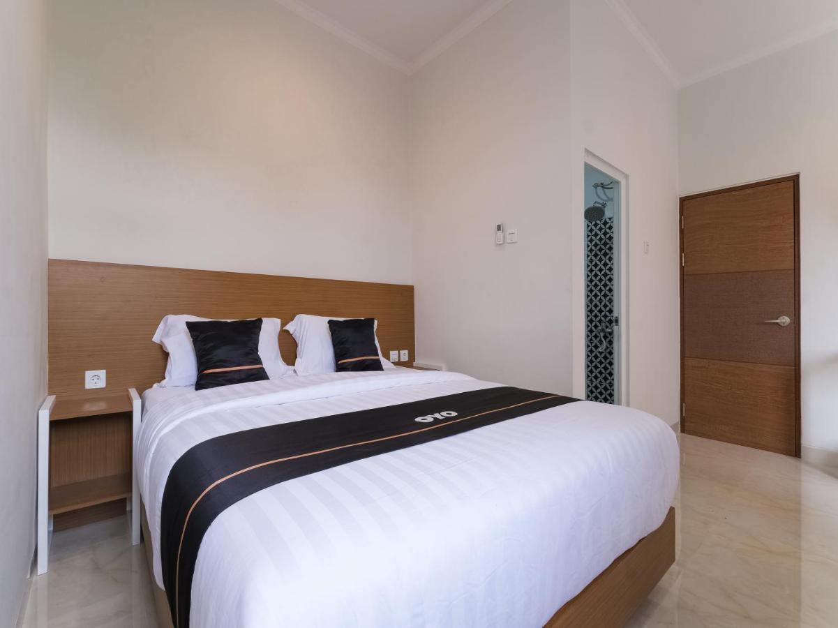 Super Oyo Collection O 90023 Damar Kusumo Guest House Maguwo Luaran gambar